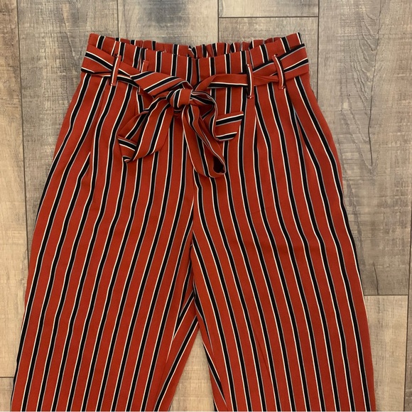 Aritzia Silk Tie-Front Cropped Pant - Picture 3 of 9